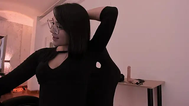 AnnaraLein online show from 10-29-25, 03:38