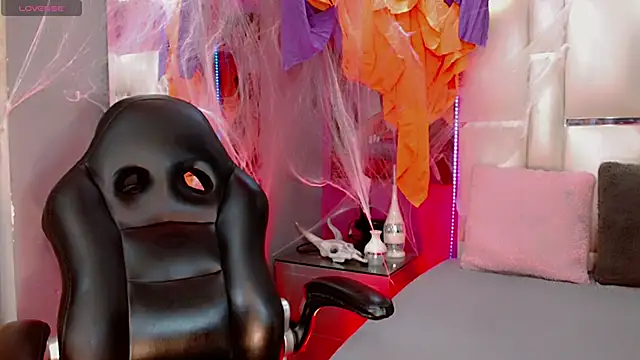 BabyAmatiis  online show from 10-31-25, 10:56