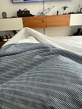 andres52720 online show from 02-13-26, 03:45