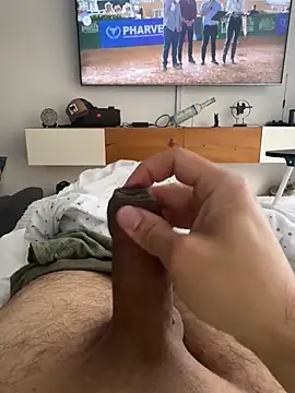 andres52720 online show from 02-26-26, 08:20