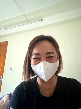 Snapshot of Thuhien20 chatting on 09-10-25, 06:45 Thuhien20 online show from 09-10-25, 06:45