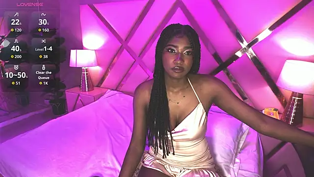 SophiaBloss online show from 11-14-25, 03:54