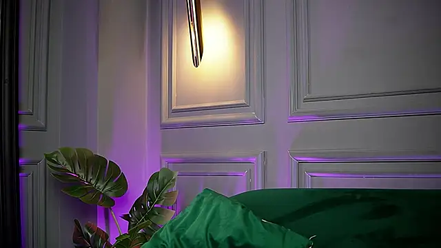 SaraiAngel online show from 11-04-25, 11:19