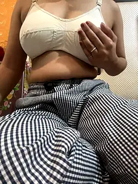 miss moonikaa online show from 11-28-25, 08:36