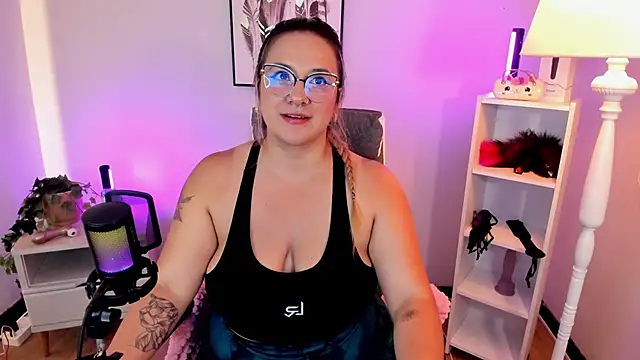 hollie joliie online show from 03-29-26, 02:41