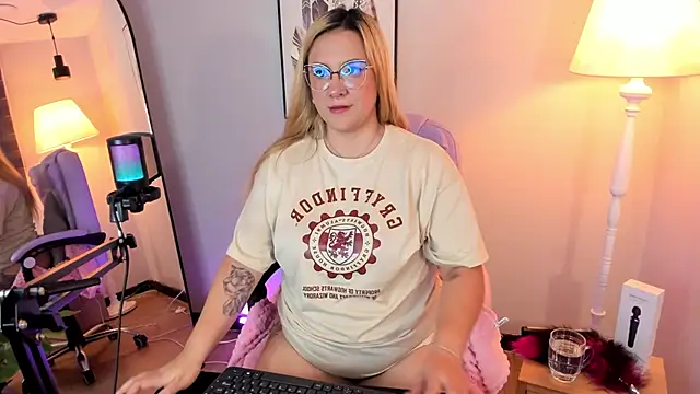 hollie joliie online show from 02-23-26, 12:50