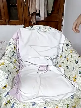 miss raavy online show from 02-16-26, 09:41