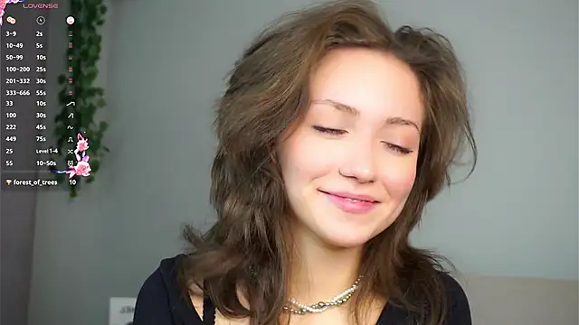 ZeniaBolich online show from 11-16-25, 08:57