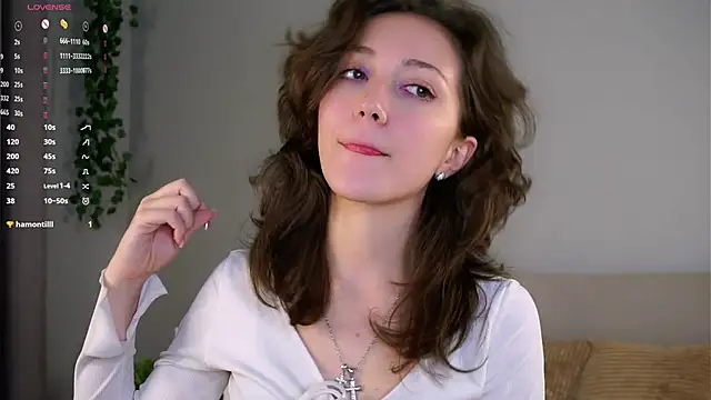 ZeniaBolich online show from 11-20-25, 09:04