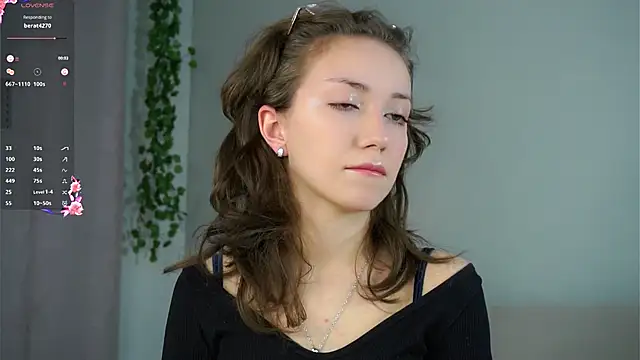 ZeniaBolich online show from 11-17-25, 09:52