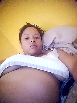 Snapshot of EAAM1@xh chatting on 02-02-26, 07:24 EAAM1xh online show from 02-02-26, 07:24