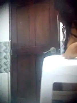 Snapshot of EAAM1@xh chatting on 12-13-25, 11:11 EAAM1xh online show from 12-13-25, 11:11