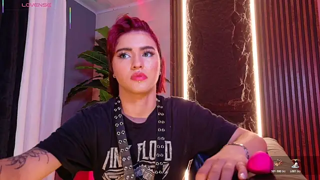 La Diabla 111  online show from 12-18-25, 08:12