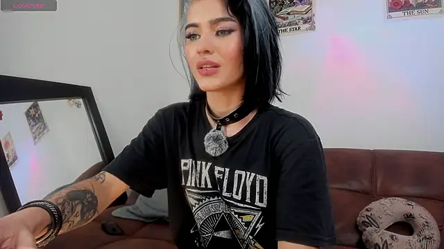 La Diabla 111  online show from 04-30-26, 06:48
