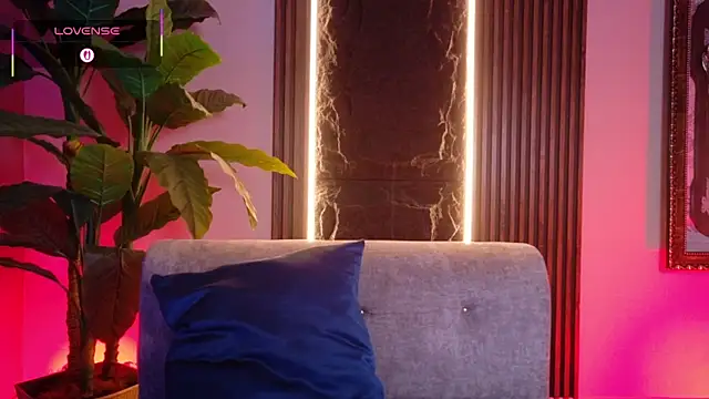 La Diabla 111  online show from 11-30-25, 01:45