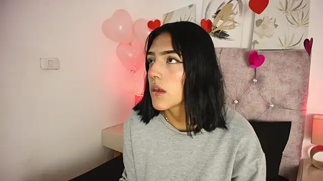 Dulce Bella  online show from 02-16-26, 03:38