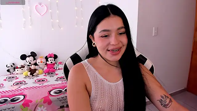 Snapshot of AvaScott_ chatting on 01-06-26, 06:56 AvaScott online show from 01-06-26, 06:56