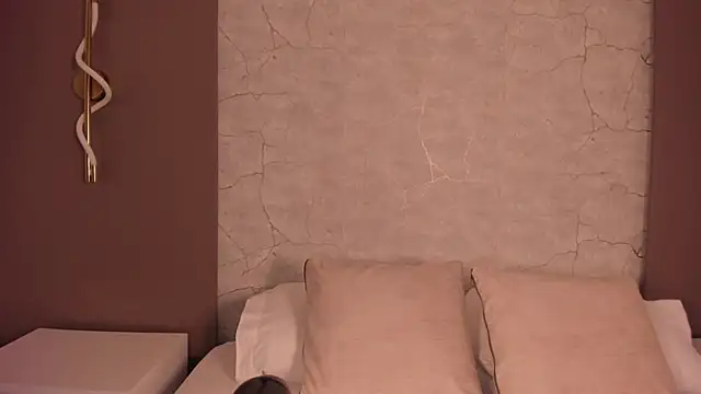 allie bruce online show from 10-08-25, 03:08