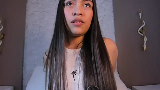 allie bruce online show from 12-22-25, 02:22