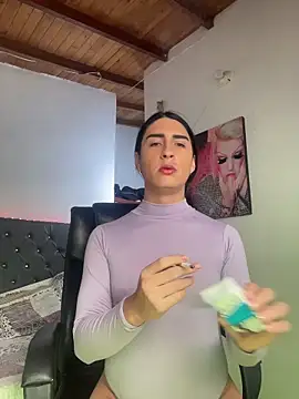 Snapshot of lola_diez chatting on 11-20-25, 06:08 lola diez online show from 11-20-25, 06:08