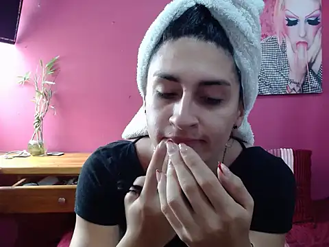 Snapshot of lola_diez chatting on 09-08-25, 04:50 lola diez online show from 09-08-25, 04:50