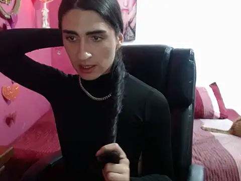 Snapshot of lola_diez chatting on 09-21-25, 05:01 lola diez online show from 09-21-25, 05:01