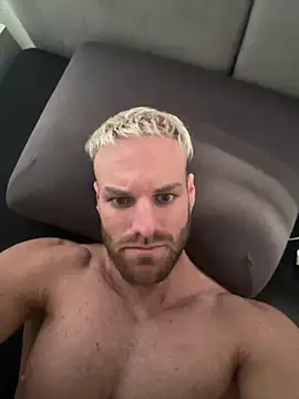 Snapshot of TheKevinboy chatting on 04-20-26, 04:08 TheKevinboy online show from 04-20-26, 04:08