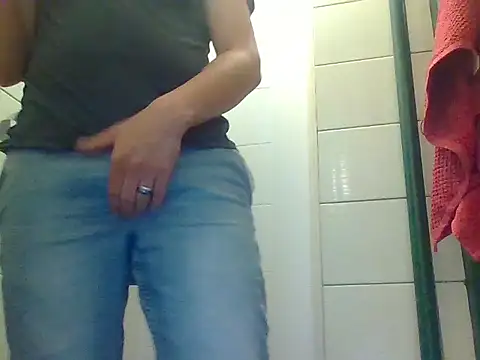 Snapshot of boytwink7 chatting on 07-12-26, 02:51 boytwink7 online show from 07-12-26, 02:51