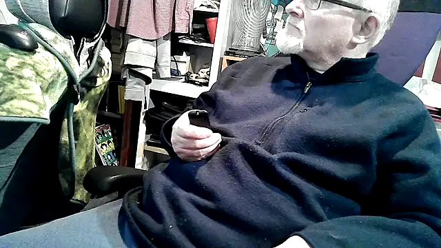 georgew62 online show from 12-14-25, 01:45