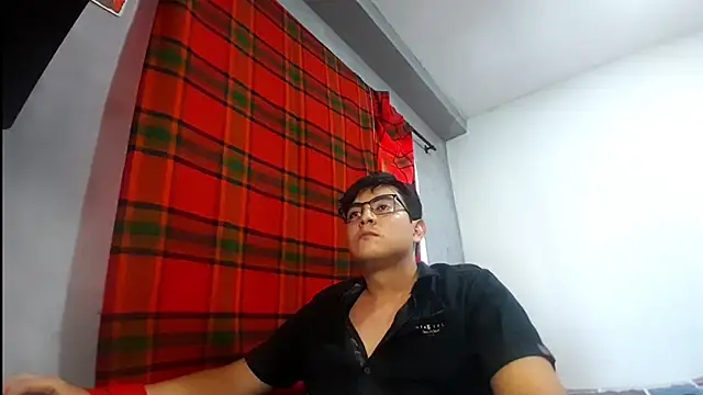 Snapshot of Todd0307 chatting on 09-09-25, 09:02 Todd0307 online show from 09-09-25, 09:02