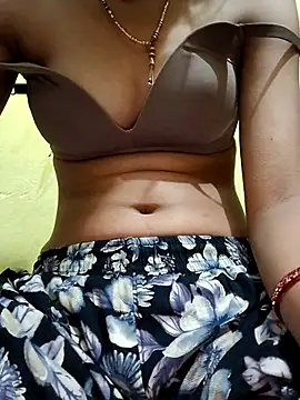 Snapshot of Cutey_neha01 chatting on 10-27-25, 12:11 Cutey neha01 online show from 10-27-25, 12:11