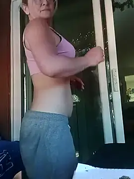 Snapshot of Goldenndoll chatting on 11-15-25, 07:40 Goldenndoll online show from 11-15-25, 07:40