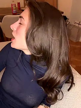 SophiiaStarr online show from 11-26-25, 07:58