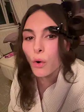 SophiiaStarr online show from 04-04-26, 06:47