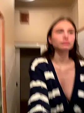 SophiiaStarr online show from 11-23-25, 05:45