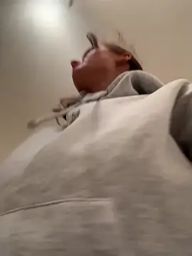 SophiiaStarr online show from 10-30-25, 07:44