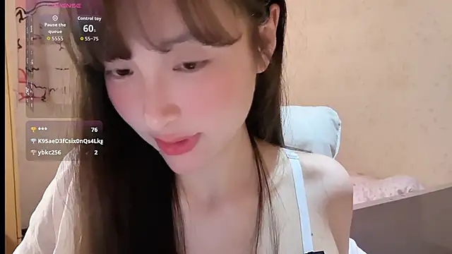 Snapshot of xiaoyun_666 chatting on 10-18-25, 11:23 xiaoyun 666 online show from 10-18-25, 11:23