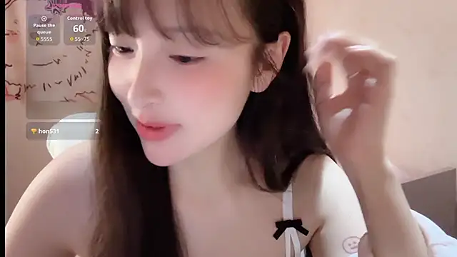Snapshot of xiaoyun_666 chatting on 10-17-25, 11:17 xiaoyun 666 online show from 10-17-25, 11:17