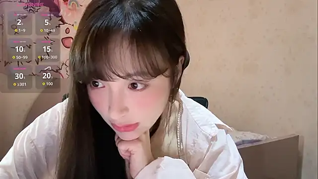 Snapshot of xiaoyun_666 chatting on 10-11-25, 11:33 xiaoyun 666 online show from 10-11-25, 11:33