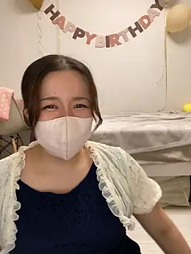 Snapshot of NATSUMI00 chatting on 10-12-25, 11:11 NATSUMI00 online show from 10-12-25, 11:11