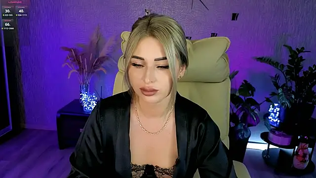 Snapshot of NikkiiStill chatting on 05-24-26, 02:44 NikkiiStill online show from 05-24-26, 02:44