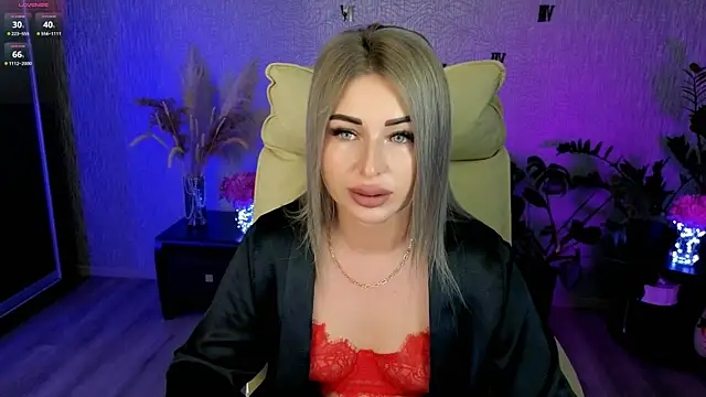 Snapshot of NikkiiStill chatting on 06-04-26, 02:49 NikkiiStill online show from 06-04-26, 02:49