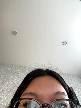 Miyamayame online show from 10-16-25, 03:37