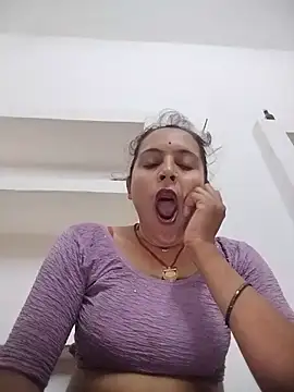 Snapshot of Sonam_shinde chatting on 06-10-26, 07:59 Sonam shinde online show from 06-10-26, 07:59