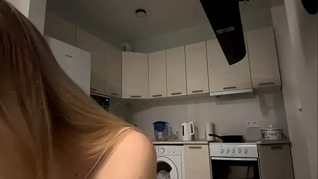 Denni Spilber online show from 10-28-25, 03:22