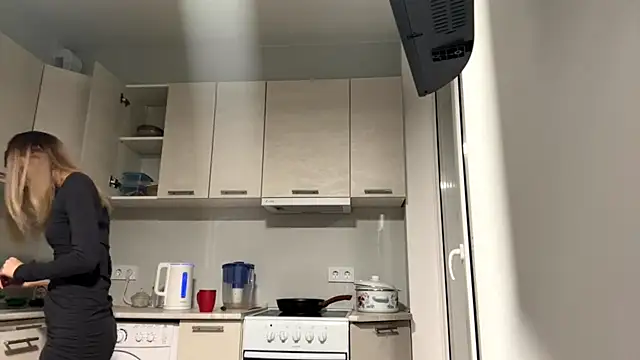 Denni Spilber online show from 09-27-25, 04:46