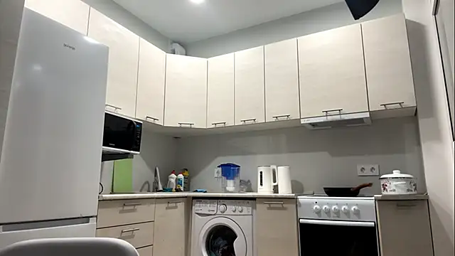 Denni Spilber online show from 10-13-25, 03:13