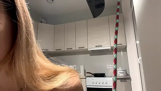 Denni Spilber online show from 10-23-25, 05:22