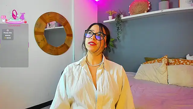 Zoe Xra online show from 09-10-25, 07:35