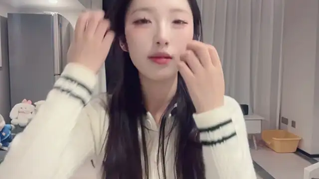 Snapshot of ZhaoZhao-ZM chatting on 09-11-25, 02:06 ZhaoZhao-ZM online show from 09-11-25, 02:06